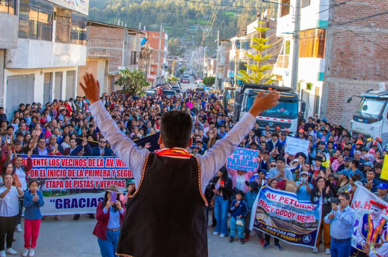 INICIAN MILLONARIA OBRA DE PISTAS Y VEREDAS EN CHUMBAO DE ANDAHUAYLAS